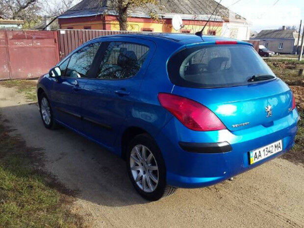 Peugeot 308 2008 года