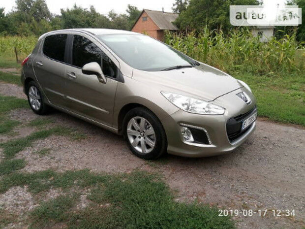 Peugeot 308 2013 года