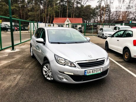 Пежо 308 2016 року Peugeot 308 2016 року