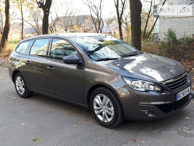 Peugeot 308 2014 года