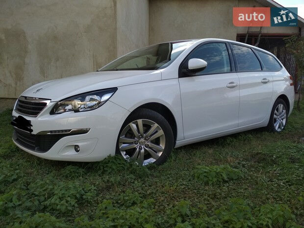 Пежо 308 2016 року Peugeot 308 2016 року