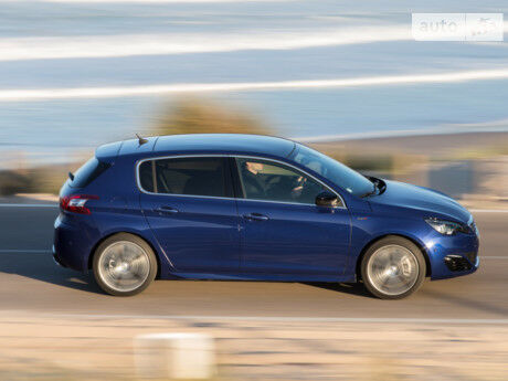 Peugeot 308 2010 года