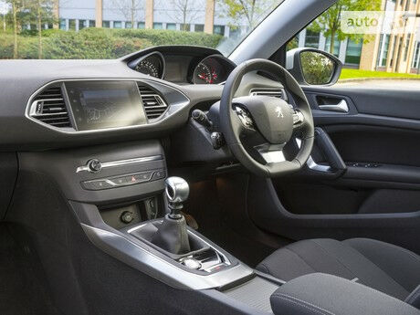 Peugeot 308 2009 года