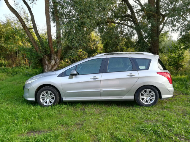 Peugeot 308 2009 года