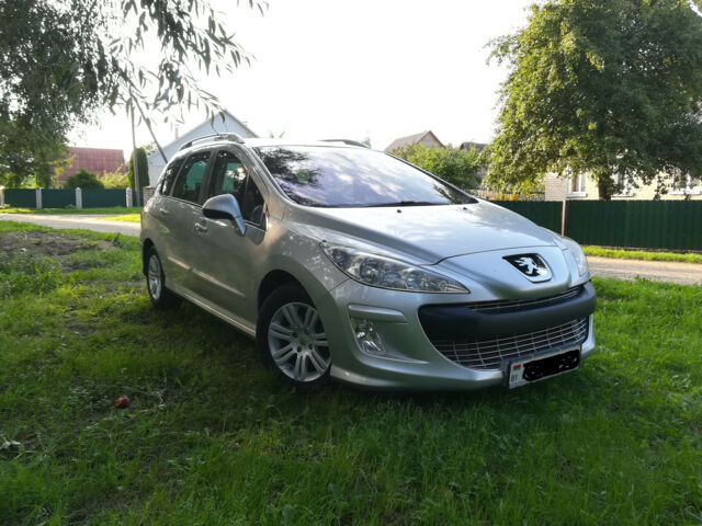 Peugeot 308 2009 года