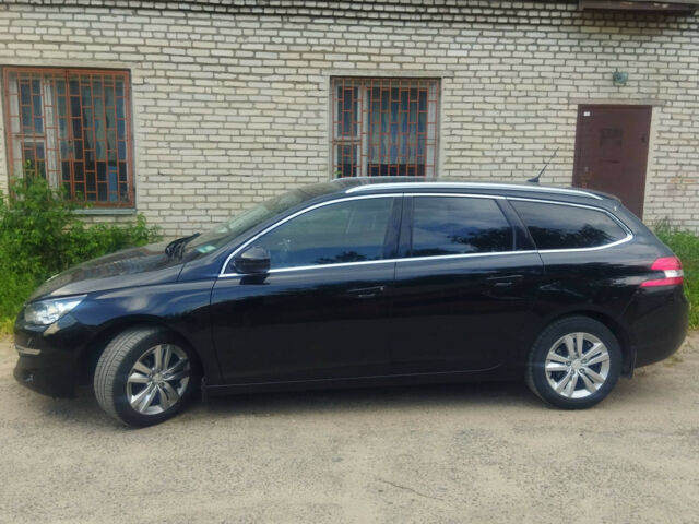 Peugeot 308 2015 року