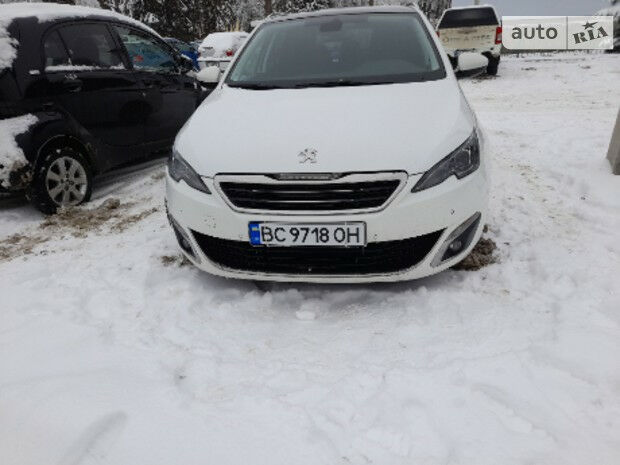 Peugeot 308 2016 года