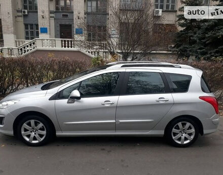 Фото на отзыв с оценкой 4.2 о Peugeot 308 2011 году выпуска от автора "Вячеслав" с текстом: На свої гроші - нормальне сімейне авто.Витрати на запчастини дуже помірні, з мінусів - двигун EP-...