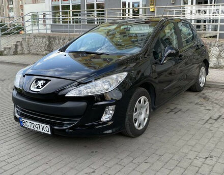 Peugeot 308 2010 года