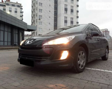 Peugeot 308 2010 року