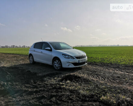 Peugeot 308 2015 року