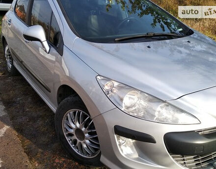 Peugeot 308 2008 года