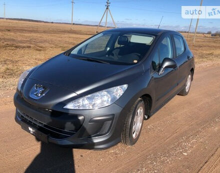 Peugeot 308 2008 года