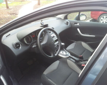 Peugeot 308 2010 року