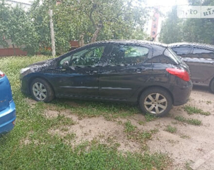 Peugeot 308 2010 року