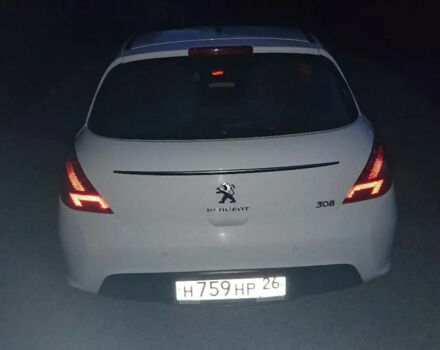 Peugeot 308 2011 года