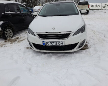 Фото на отзыв с оценкой 5 о Peugeot 308 2016 году выпуска от автора "Коля Сокальський" с текстом: Е один мінус цього авто це його кліренс,а от плюсві багато це автоматична  коробка aisin дуже над...