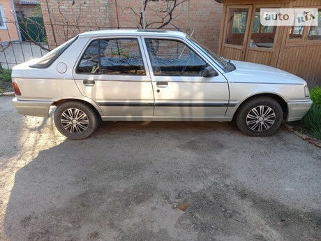 Пежо 309 1988 року Peugeot 309 1988 року