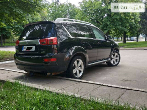 Peugeot 4007 2010 року