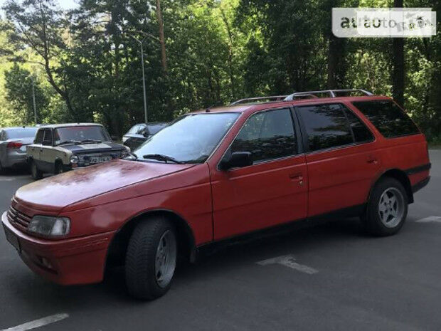 Пежо 405 1990 року Peugeot 405 1990 року