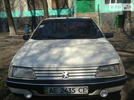 Пежо 405 1992 года Peugeot 405 1992 года