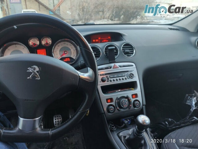 Peugeot 408 2016 года