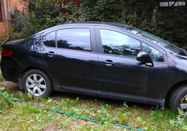 Peugeot 408 2013 года