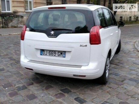 Peugeot 5008 2014 года