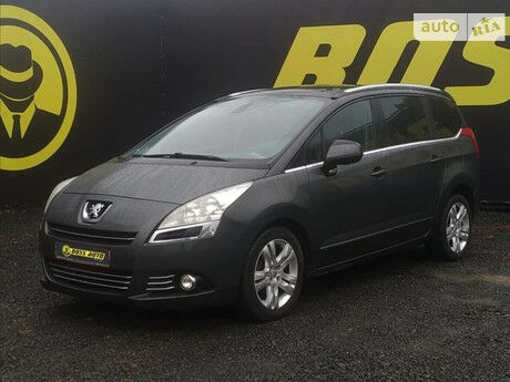 Пежо 5008 2010 года Peugeot 5008 2010 года