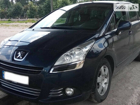 Peugeot 5008 2010 года