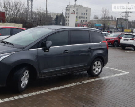 Peugeot 5008 2015 года