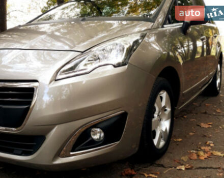 Peugeot 5008 2015 года