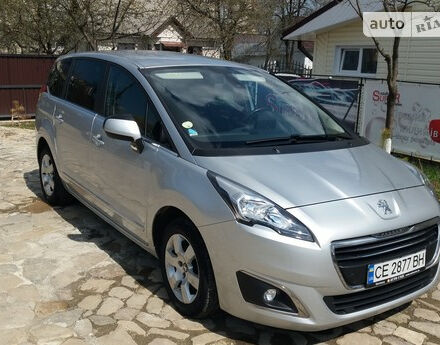 Peugeot 5008 2015 року