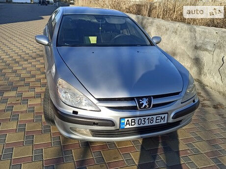 Peugeot 607 2004 року