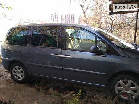Пежо 807 2007 року Peugeot 807 2007 року