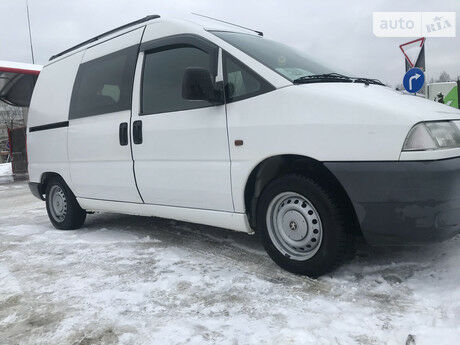 Peugeot Expert пасс. 2000 года