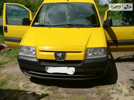 Peugeot Expert пасс. 2006 року