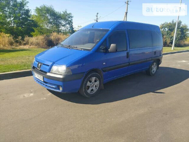 Peugeot Expert пасс. 2004 года