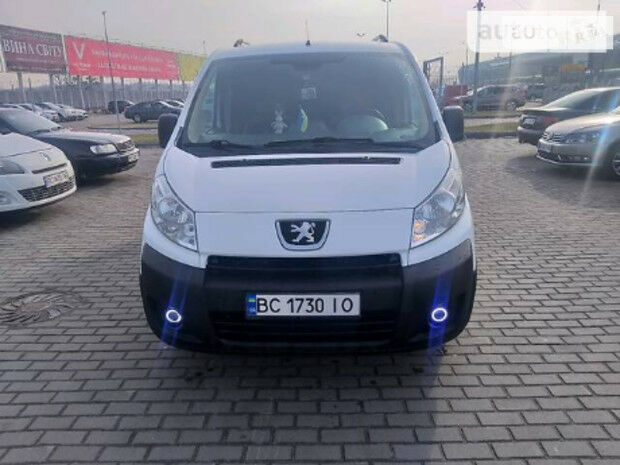 Пежо Эксперт пасс. 2010 года Peugeot Expert пасс. 2010 года