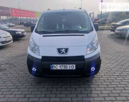 Peugeot Expert пасс. 2010 року