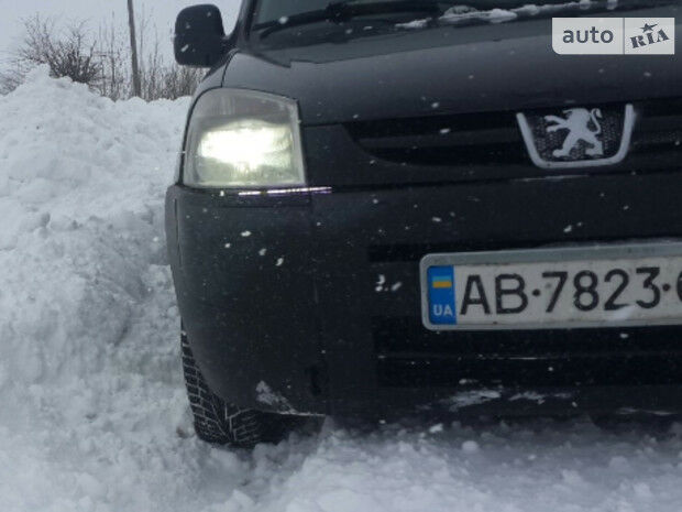 Peugeot Partner пасс. 2007 года