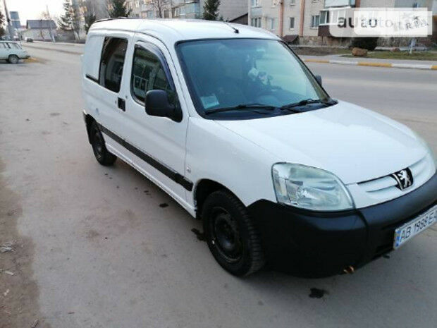 Peugeot Partner пасс. 2006 года