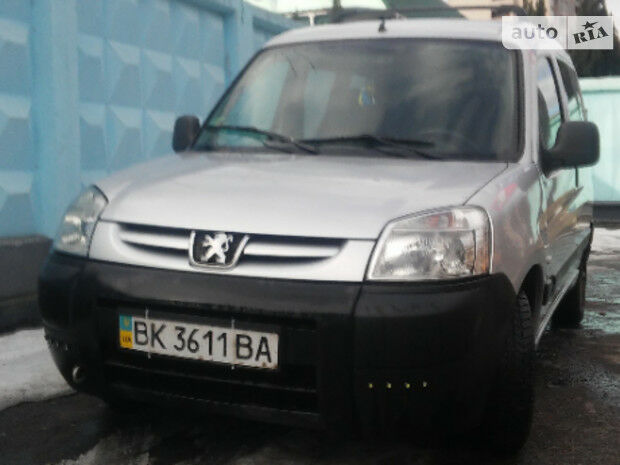 Peugeot Partner пасс. 2008 года