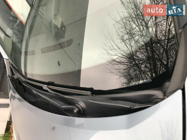 Peugeot Partner пасс. 2010 року