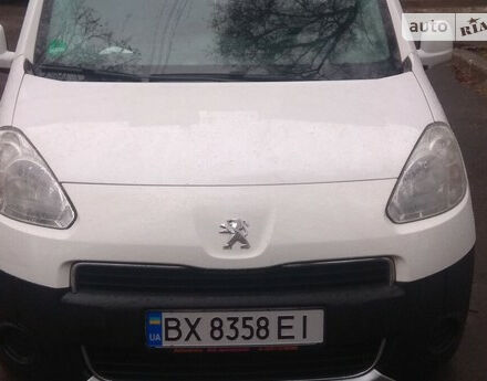 Peugeot Partner пасс. 2012 року