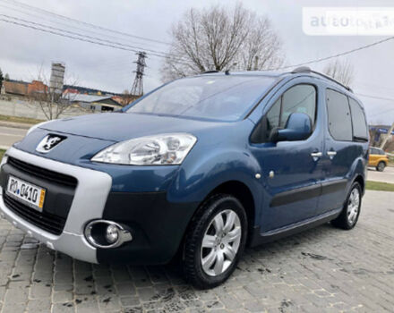 Peugeot Partner пасс. 2010 года