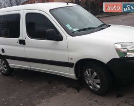 Peugeot Partner пасс. 2011 року - Фото 3 автомобіля