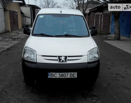 Peugeot Partner пасс. 2004 года