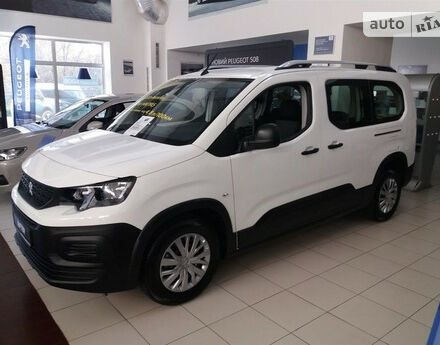 Отзыв о Peugeot Rifter 2019 года выпуска Фото на отзыв с оценкой 4.4 о Peugeot Rifter 2019 году выпуска от автора "Андрей" с текстом: Приобрел месяц назад RIFTER в комплектации Access с длинной базой, дизель92 к.с .Из допов -подогр...