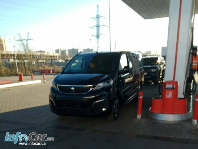 Peugeot Traveller 2018 года